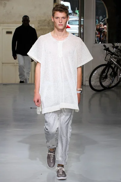 Look 13